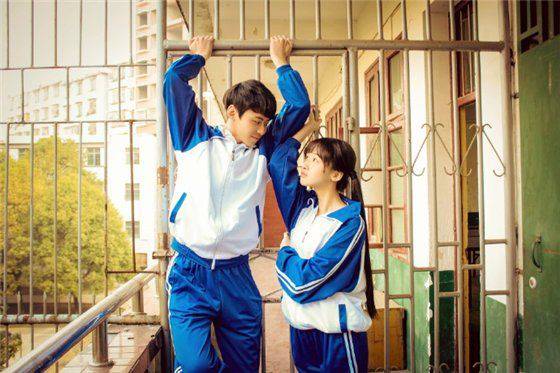 情侣甜蜜浪漫图片一对两张高清