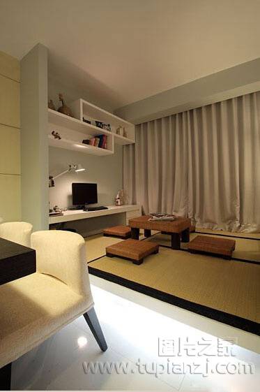 日式三居室卧室榻榻米设计简单舒适
