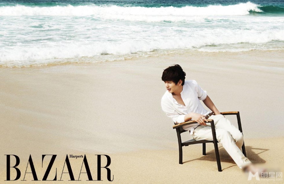 韩国男演员俞承豪帅气逼人海边写真
