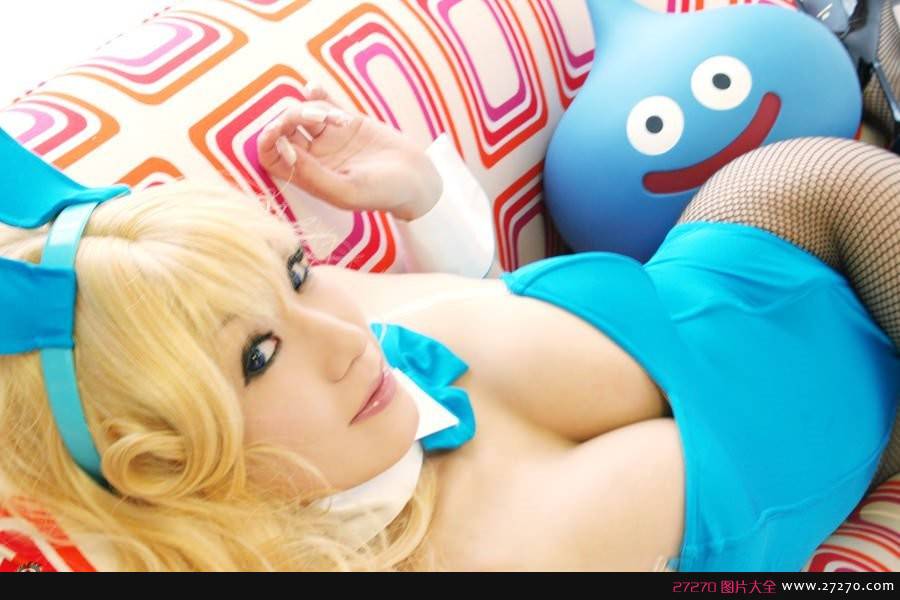 《勇者斗恶龙》性感爆乳美女Cosplay图片