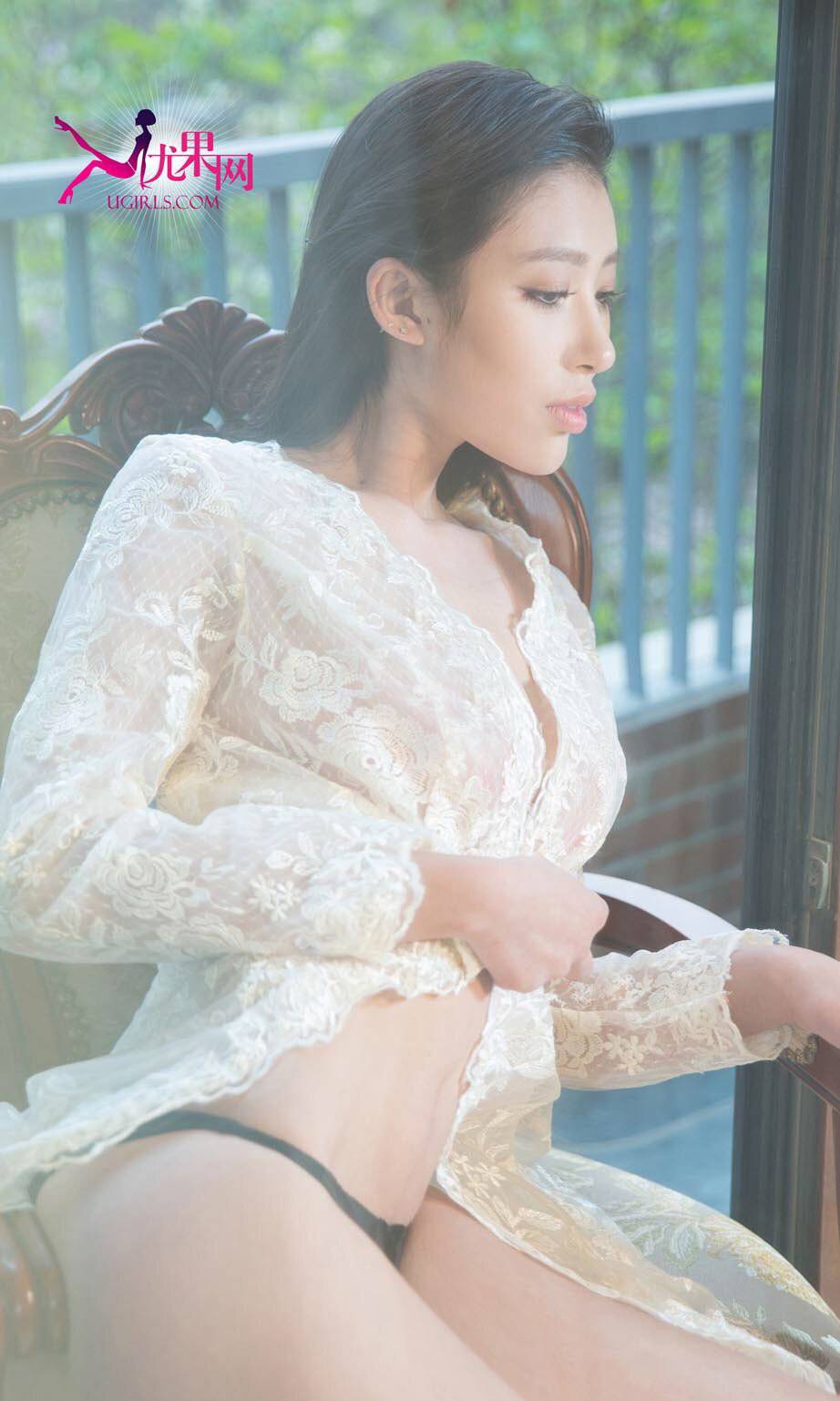 时尚高挑模特齐雯雯性感写真集