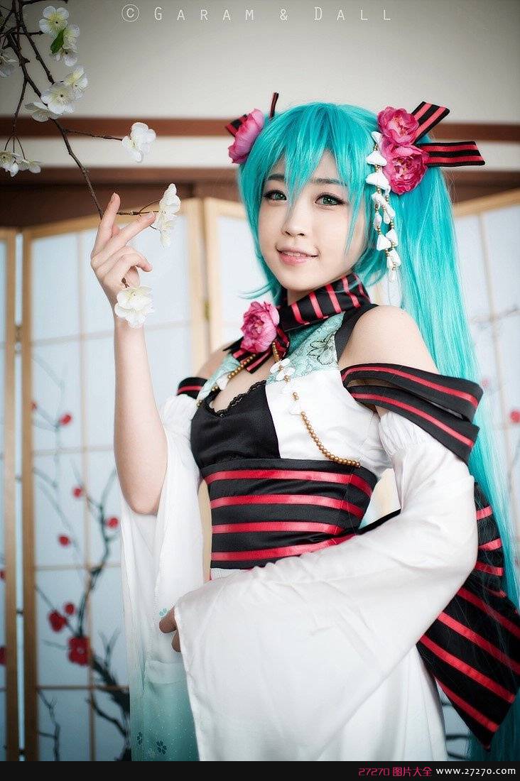 酥胸半露 美腿初音未来COS