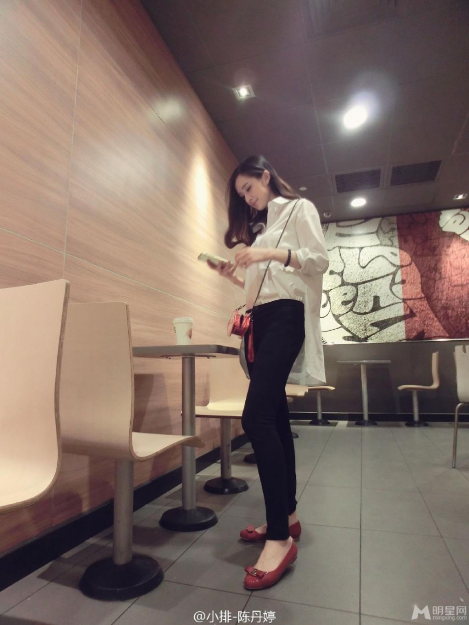 平模陈丹婷白衣飘飘清纯生活照