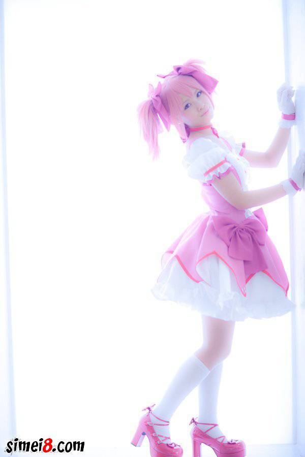 甜美可人的cos二次元公主图片