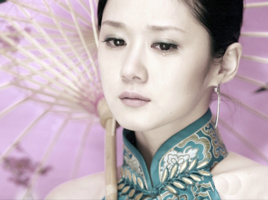 韩国女明星张娜拉花伞旗袍复古写真