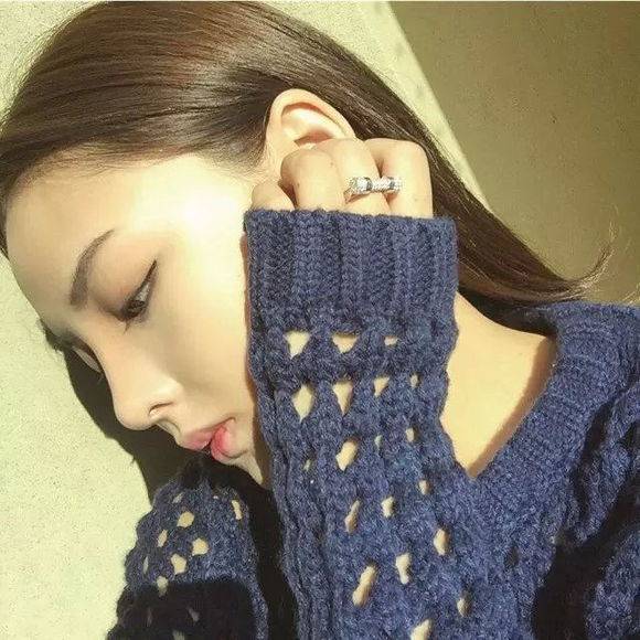 非主流女生图片 他不需要你了