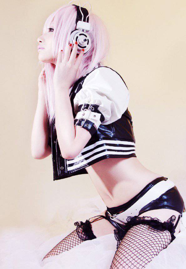 呆萌甜妹子cos性感超级索尼子