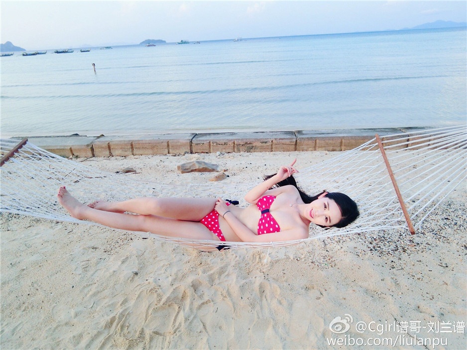 90后超瘦小蛮腰美女刘兰谱微博高清图