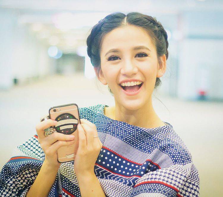 高颜值的泰国正妹甜美笑容秒杀众人