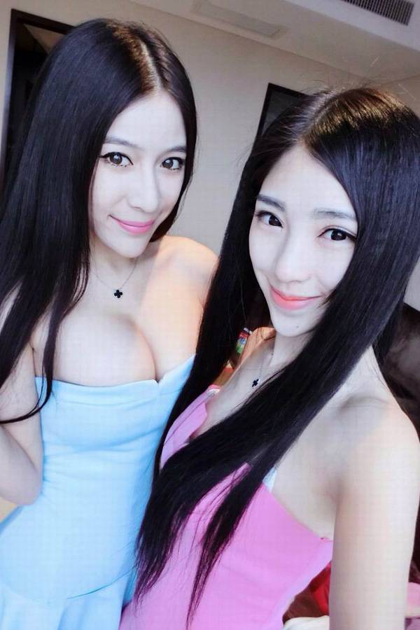 性感嫩模田芯娜大秀魔鬼身材