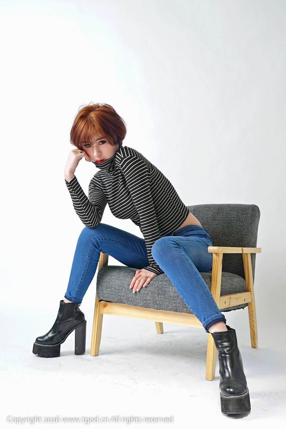 短发中性美女赵亚男野性写真