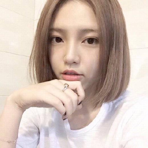 优美带墨镜小清新女生图片大全