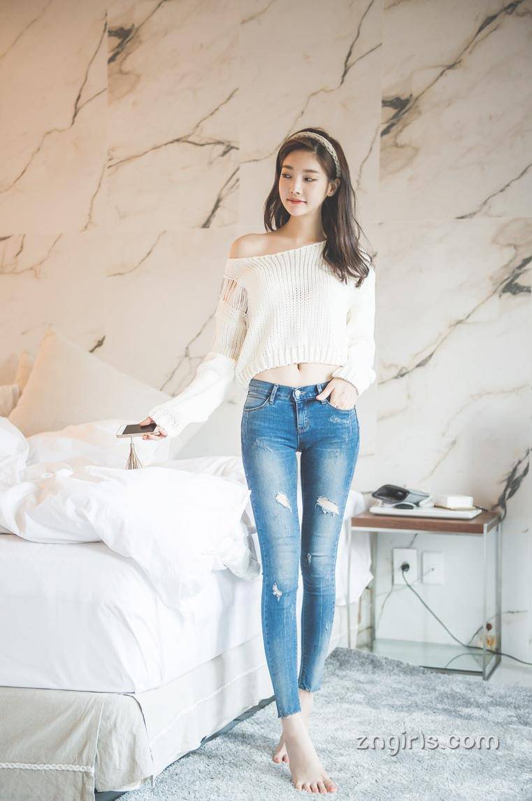 韩国超正模特演绎花样性感写真集