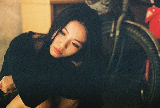 大图唯美伤感可爱女生图片