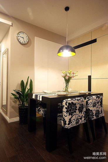 160平三居室温馨简约装修效果图时尚舒适