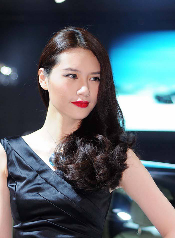 北京车展上曼妙多姿的美女车模组图