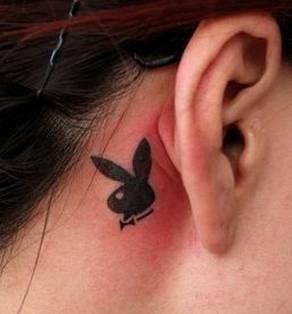 女生纹身图片 躲在耳后的兔子纹身