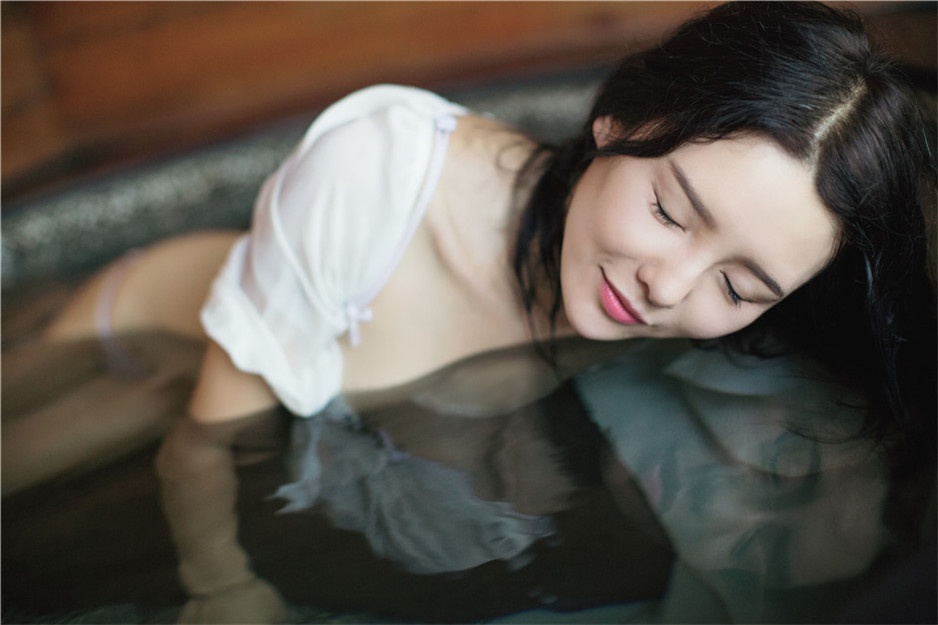 美胸女神樱桃透明蕾丝内衣性感大片