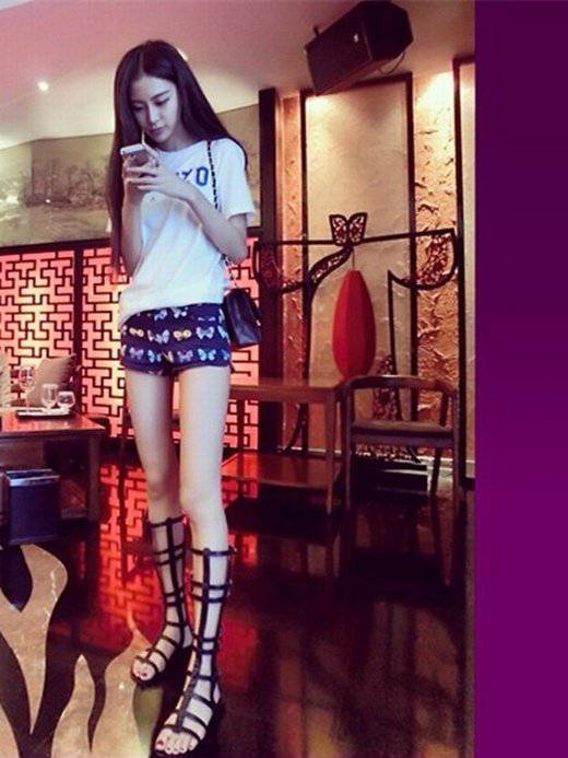 90后唯美个性女生甜美自拍图片大全