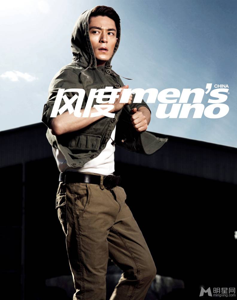霍建华休闲摩登造型现身杂志封面