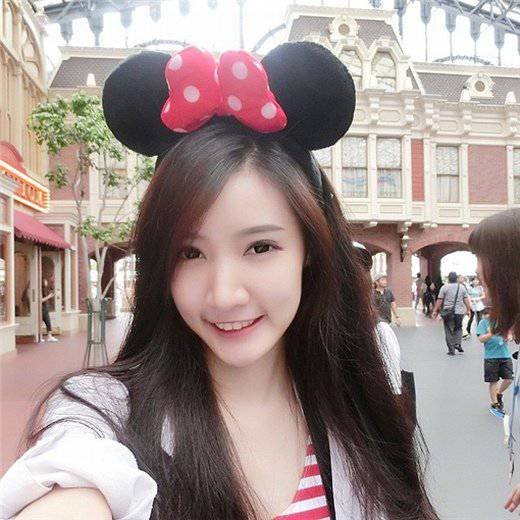 美女的清纯可人生活照