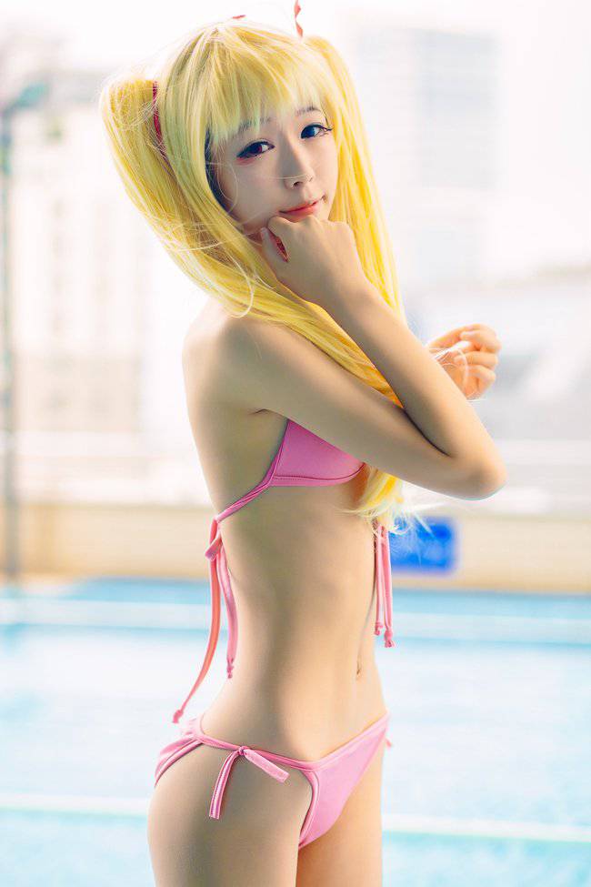 甜美少女梦幻cos异瞳羽濑川小鸠