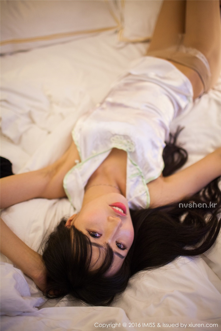 旗袍睡衣美女石心琪最新写真图片