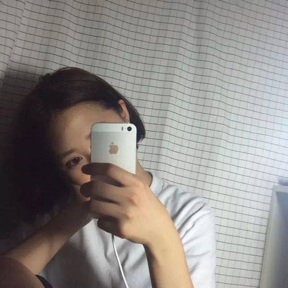 非主流女生图片 他不需要你了