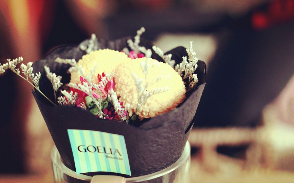 清新简洁插花壁纸