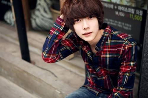 个性男生图片背影或侧脸