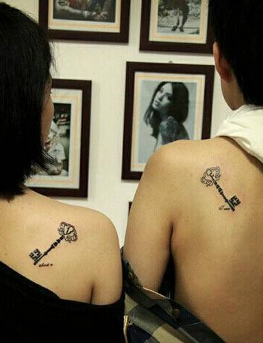 情侣肩部刺青纹身图腾图片