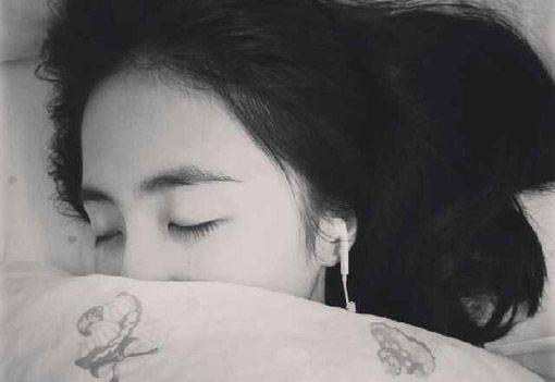 漫长的夜晚不要想起我 不然你会心痛