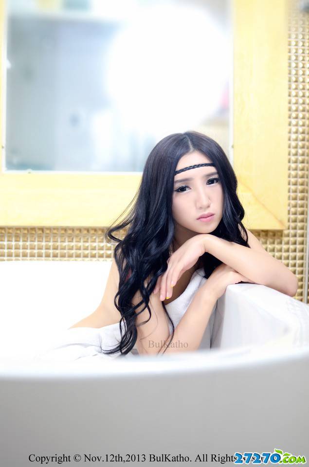 樱桃小嘴美女性感私房写真