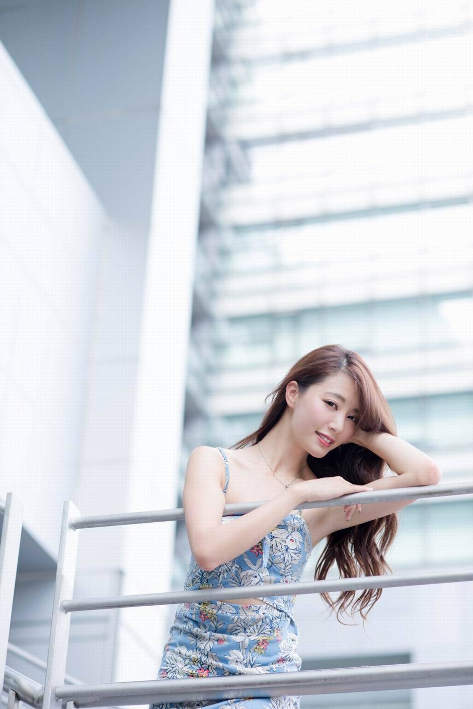 台湾气质腿模玛儿唯美外拍