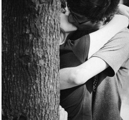 欧美范图片黑白情侣接吻