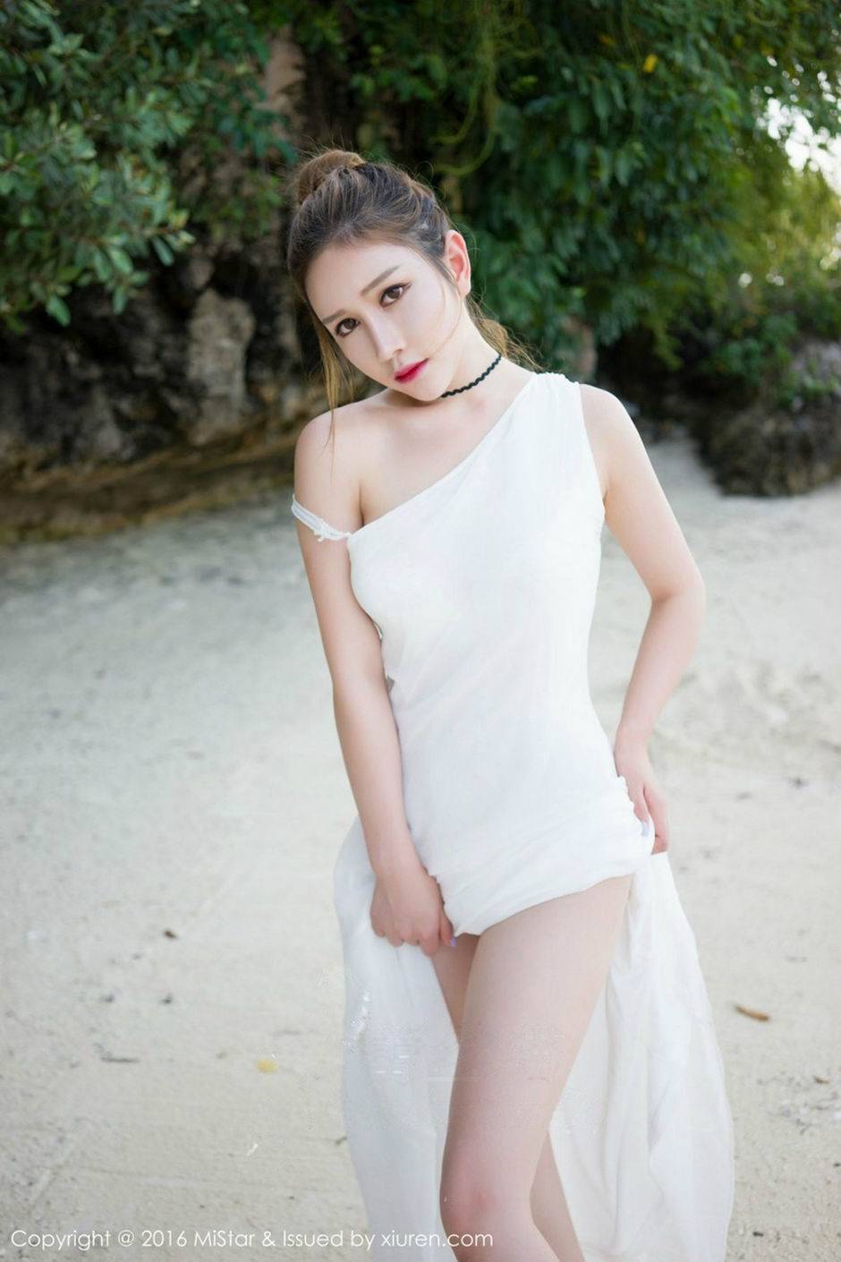 性感女神于姬Una撩人心扉沙滩写真