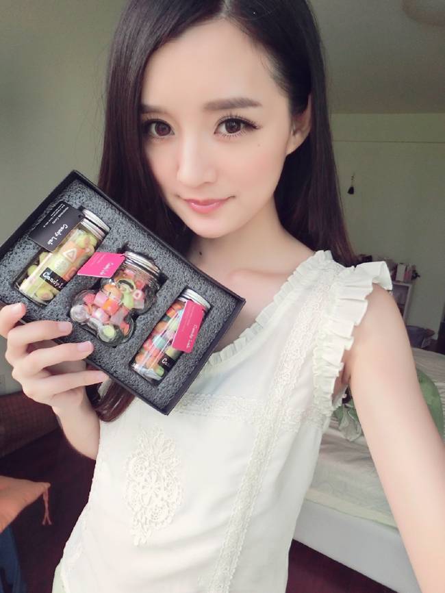 陈丹婷时尚纯美迷人生活自拍照