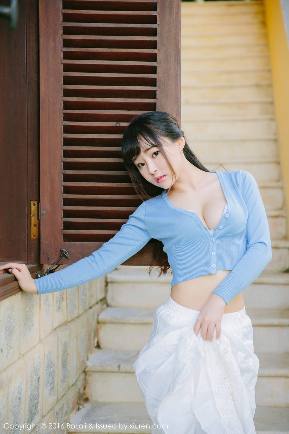 波萝社柳侑绮Sevenbaby丰乳翘臀诱惑旅拍大片