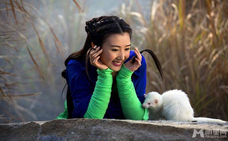 毛晓彤主演的电视剧《新天龙八部》清新剧照