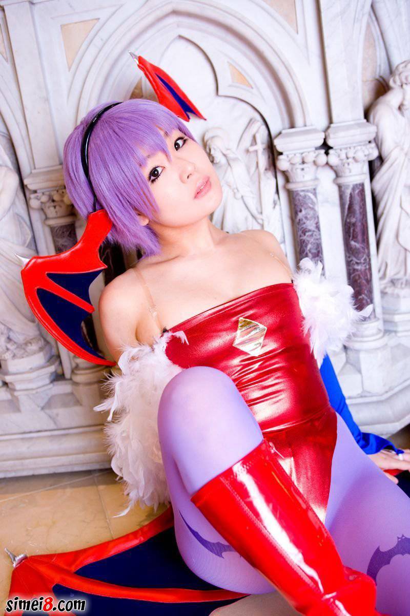 清纯学生妹cosplay恶魔战士莫妮卡