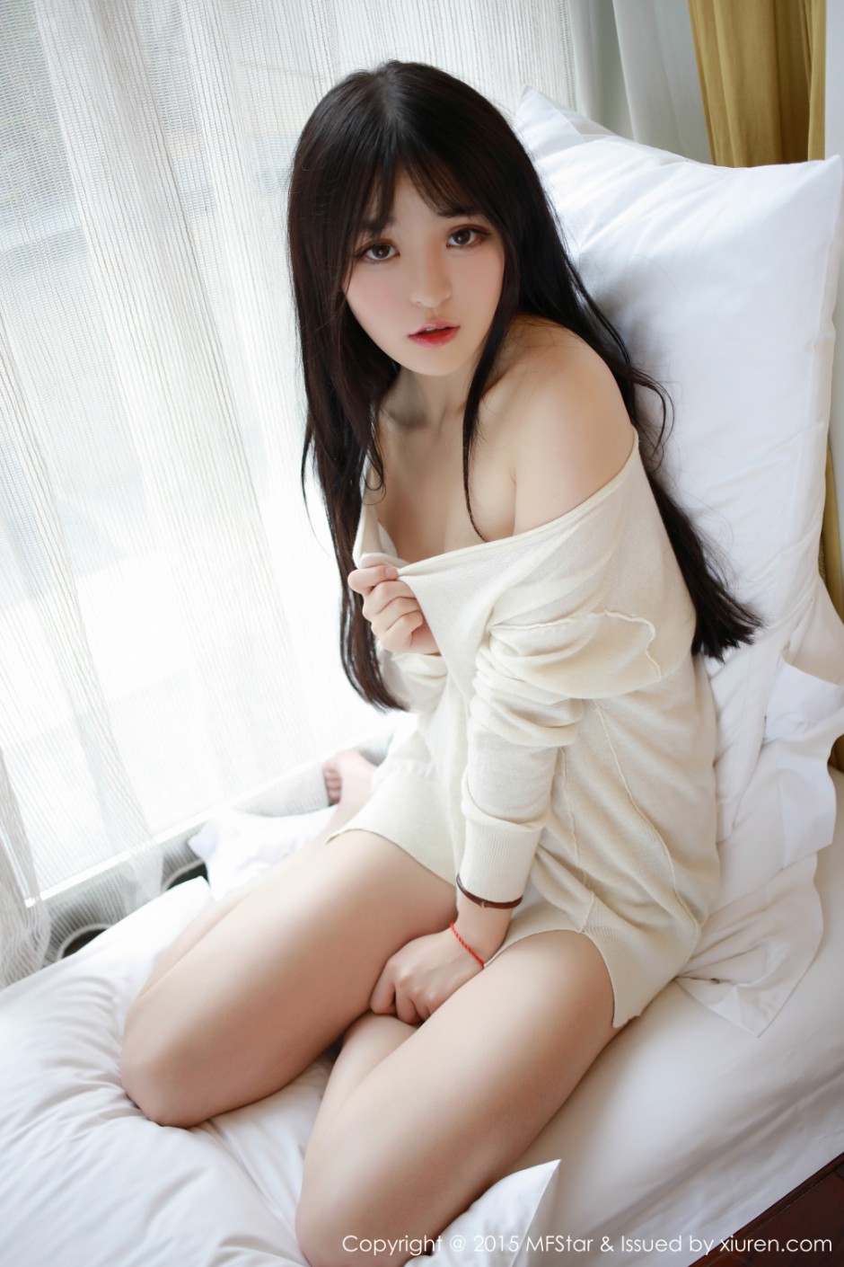 MFStar模范学院美女伊小七MoMo美臀诱惑写真