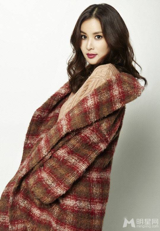 韩国演员高小英冬季服饰代言写真
