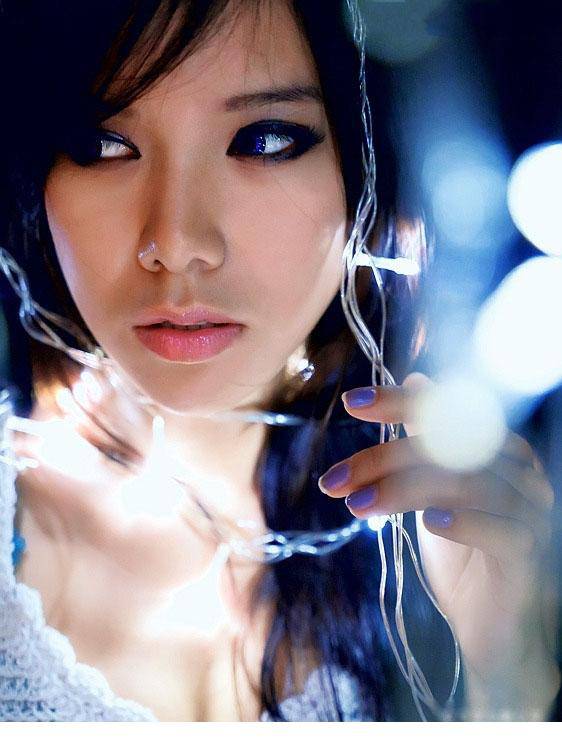电光美女唯美梦幻迷离风格写真