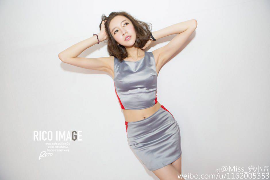 中国最美车模党佳妮身材极致性感