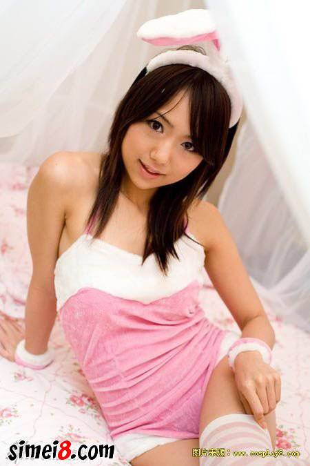 兔女郎女仆装cos图片 低胸爆乳诱惑