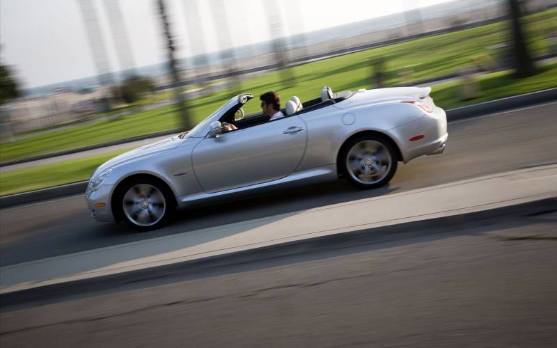 个性十足的雷克萨斯SC430跑车图片