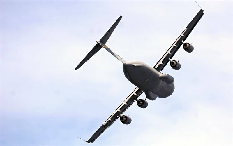 宽屏军用机精美墙纸素材