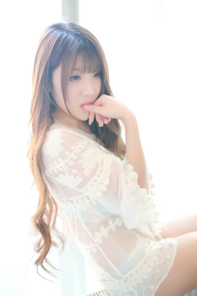 美女模特轻丝薄纱性感私房甜美迷人