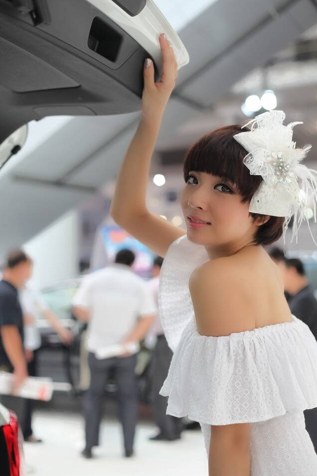 大众车展车模韩媛媛清新可爱高清图