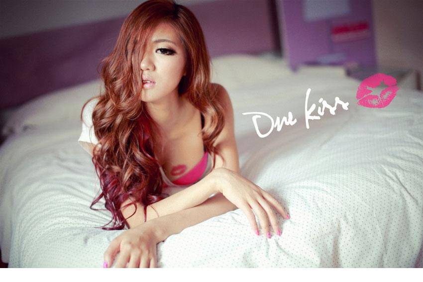 美女性感小蛮腰迷倒千万宅男